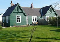 6 Armstrong Cottages, self-catering cottage in Bamburgh  Village, Northumberland, UK