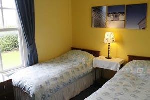 6 Armstrong Cottages, self-catering cottage in Bamburgh  Village, Northumberland, UK