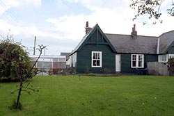 6 Armstrong Cottages, self-catering cottage in Bamburgh  Village, Northumberland, UK