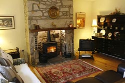 6 Armstrong Cottages, self-catering cottage in Bamburgh  Village, Northumberland, UK